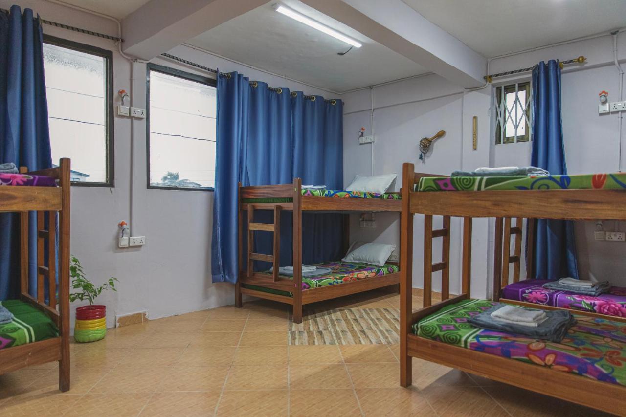 African Vibrations Hostel Osu Accra Kültér fotó
